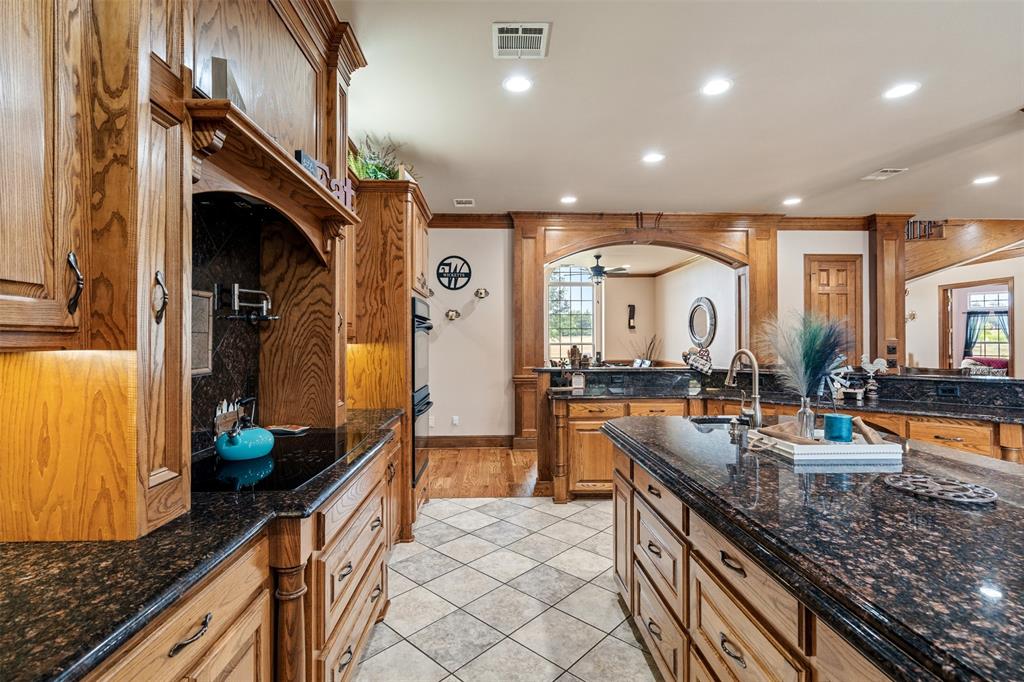 145 County Road 2327 Property Photo 14