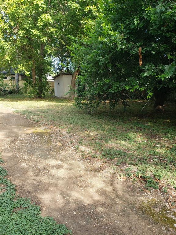 630 Neomi Avenue Property Photo 3