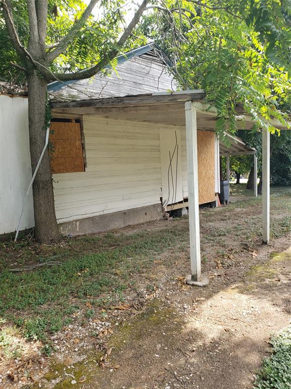 630 Neomi Avenue Property Photo 4