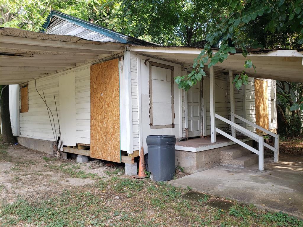 630 Neomi Avenue Property Photo 6