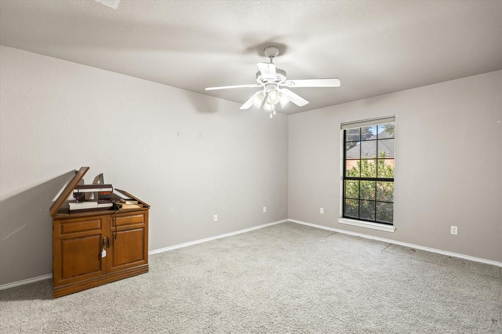 207 Aqua Vista Drive Property Photo 8
