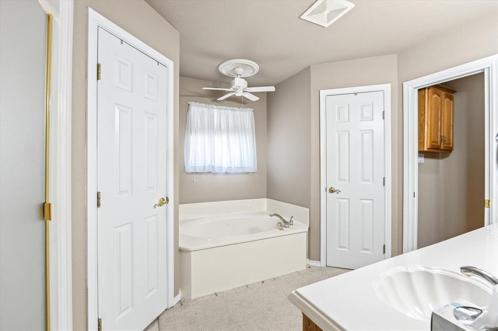 207 Aqua Vista Drive Property Photo 12