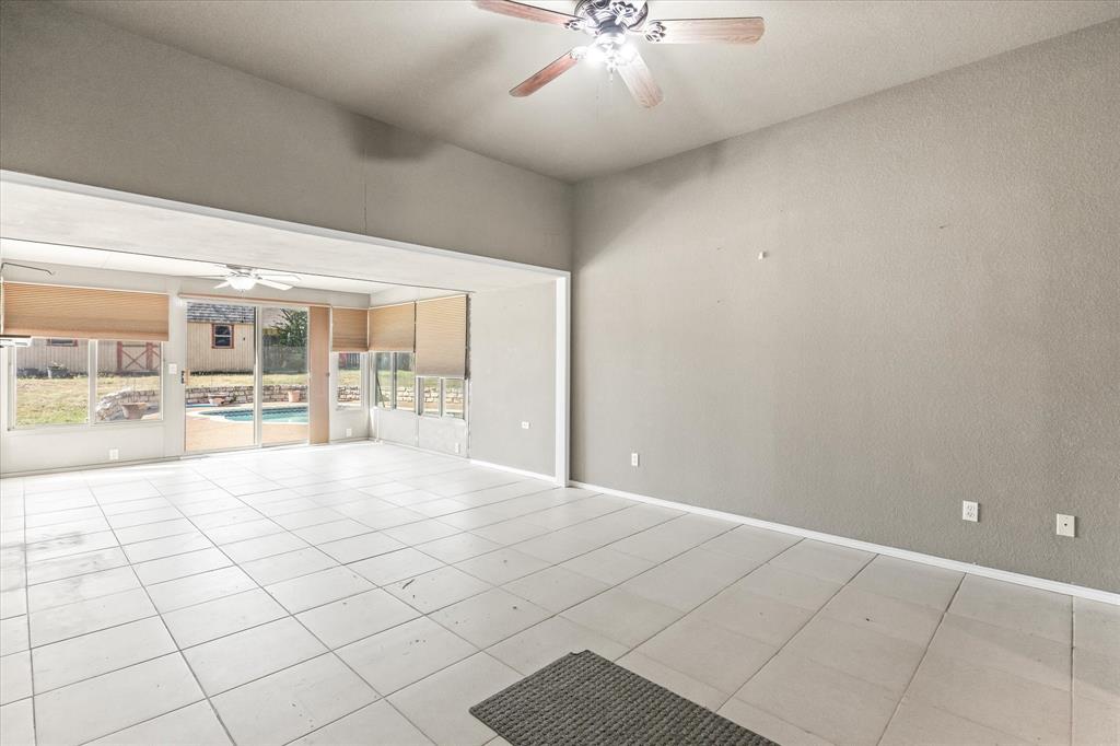 207 Aqua Vista Drive Property Photo 15
