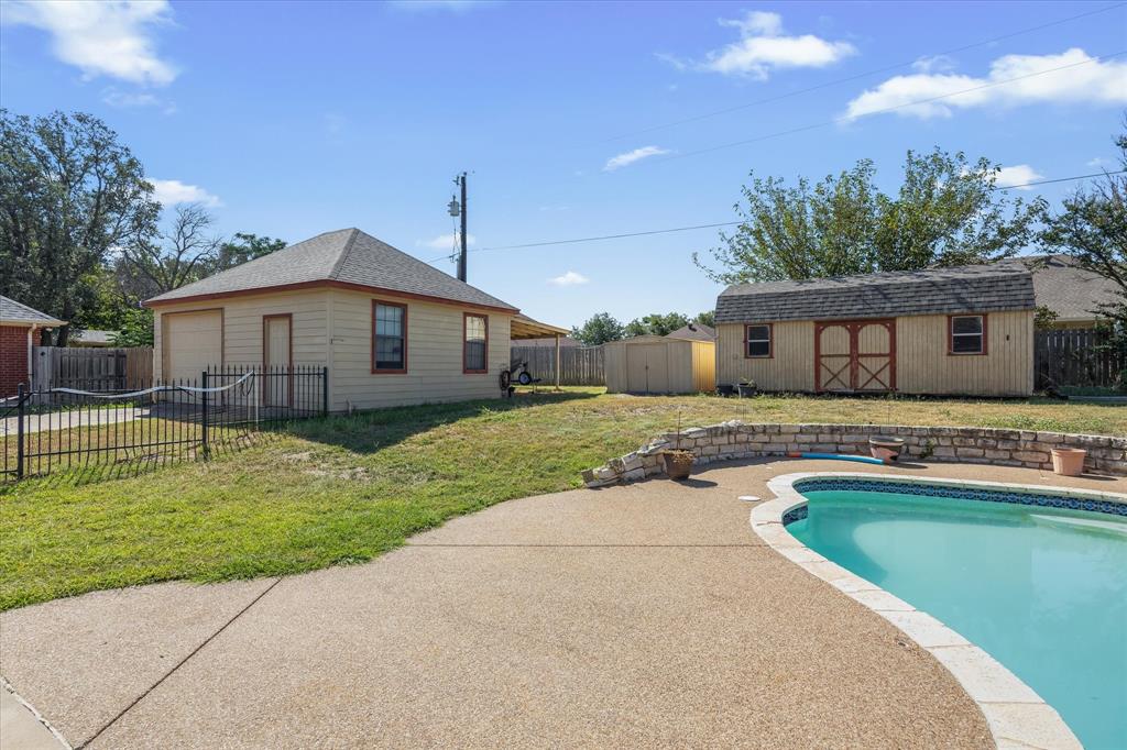207 Aqua Vista Drive Property Photo 27