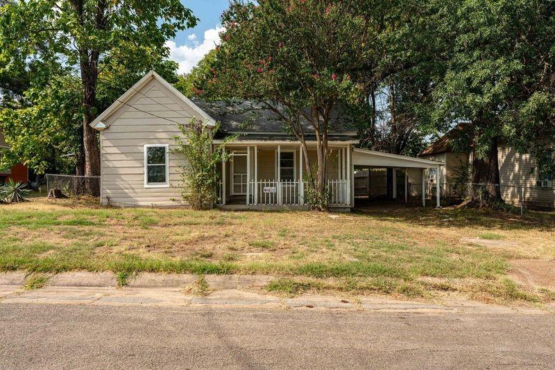 1716 Maple Avenue Property Photo 1