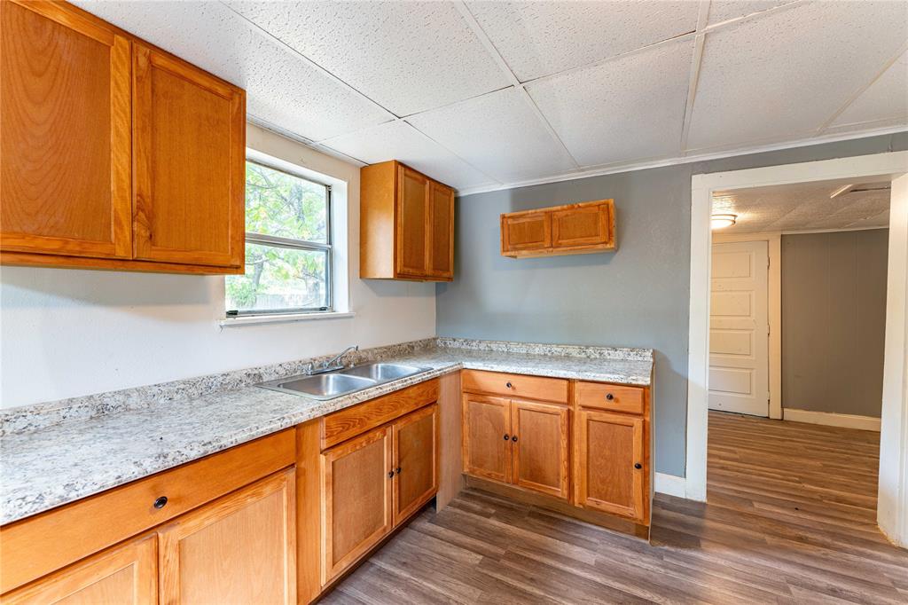 1716 Maple Avenue Property Photo 4