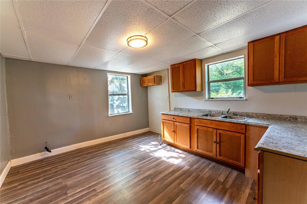 1716 Maple Avenue Property Photo 5