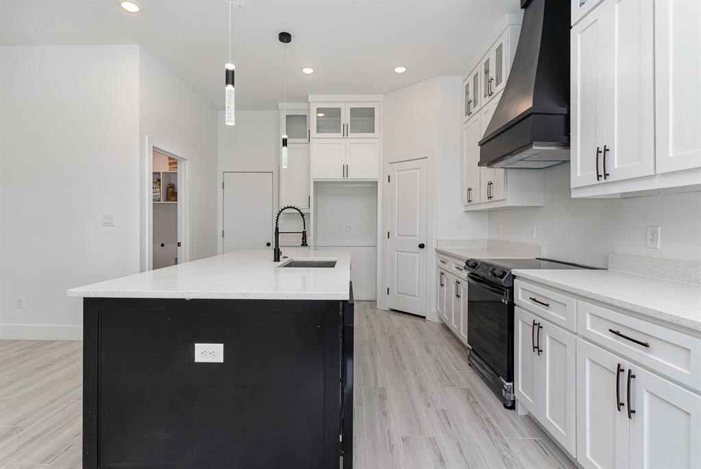 1813 Wellington Street Property Photo 18