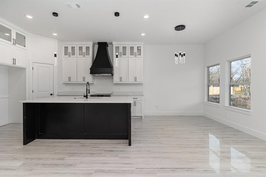 1813 Wellington Street Property Photo 20