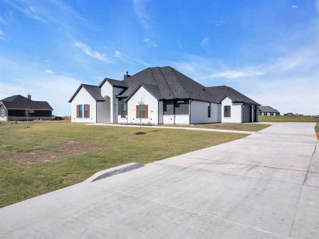 541 N Armstrong Road Property Photo 1