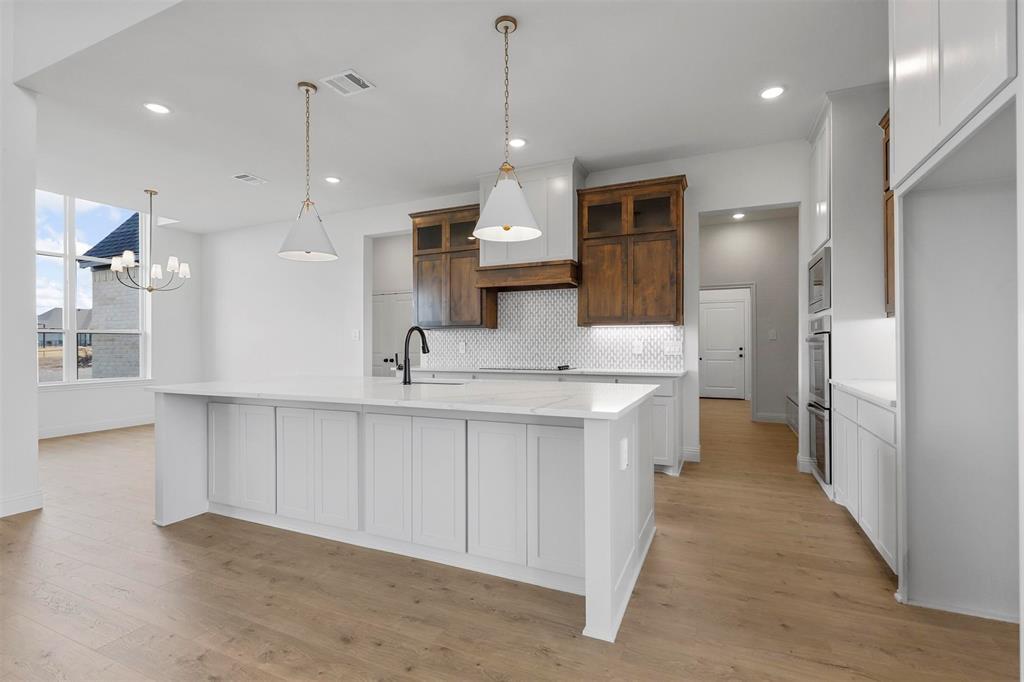 427 Red Bird Property Photo 10
