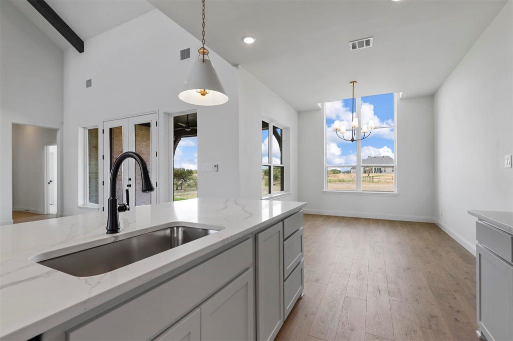 427 Red Bird Property Photo 13