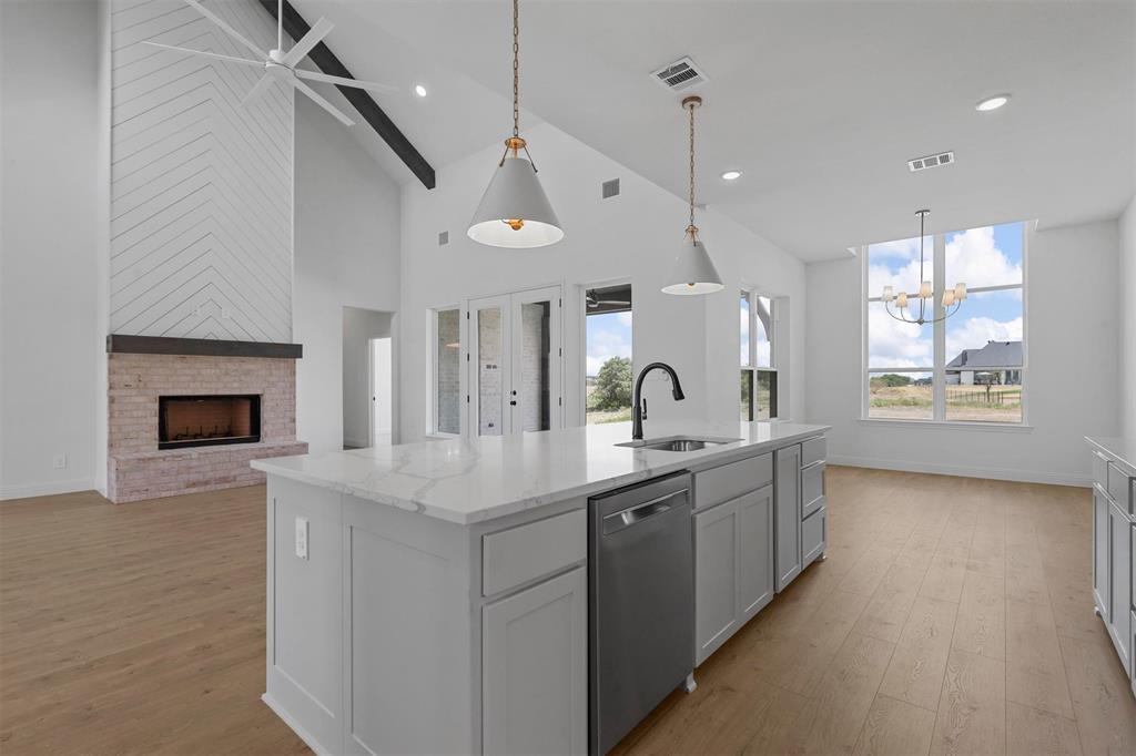 427 Red Bird Property Photo 14