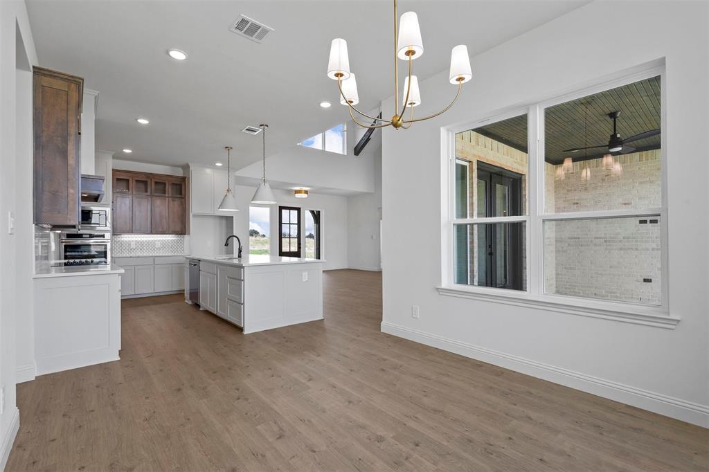 427 Red Bird Property Photo 15