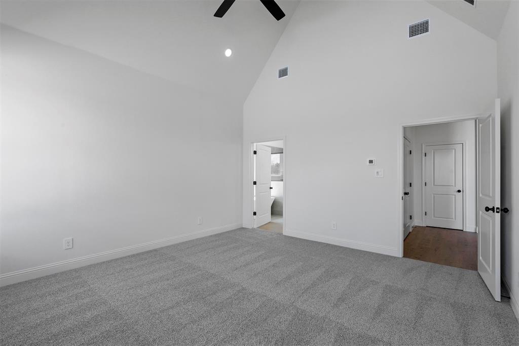427 Red Bird Property Photo 16