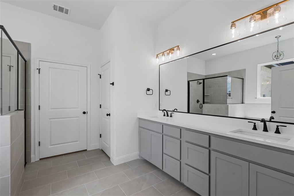 427 Red Bird Property Photo 19