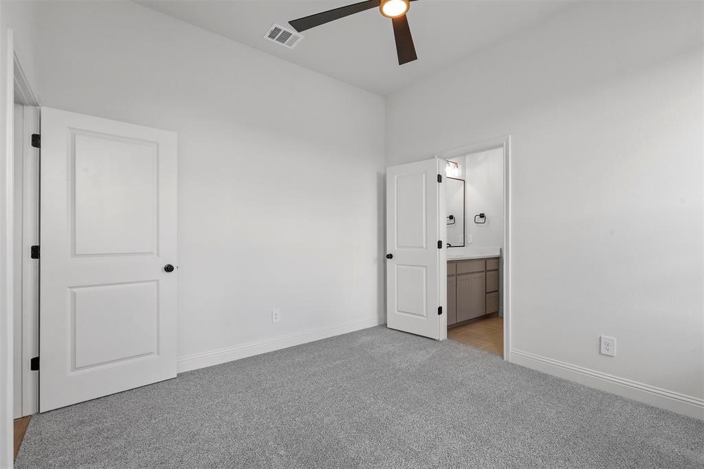 427 Red Bird Property Photo 24