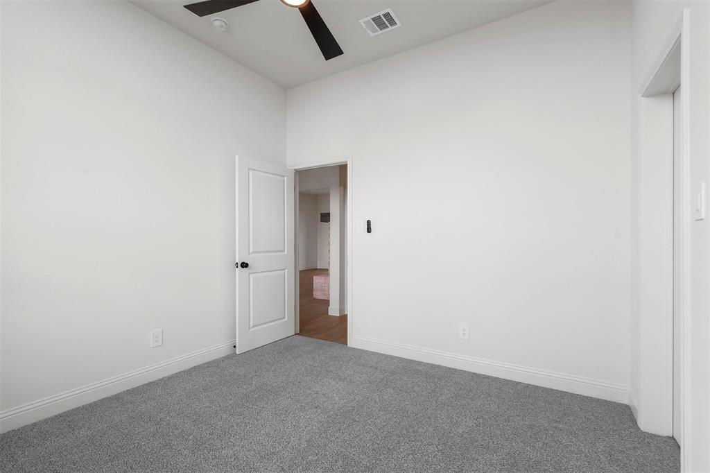 427 Red Bird Property Photo 26