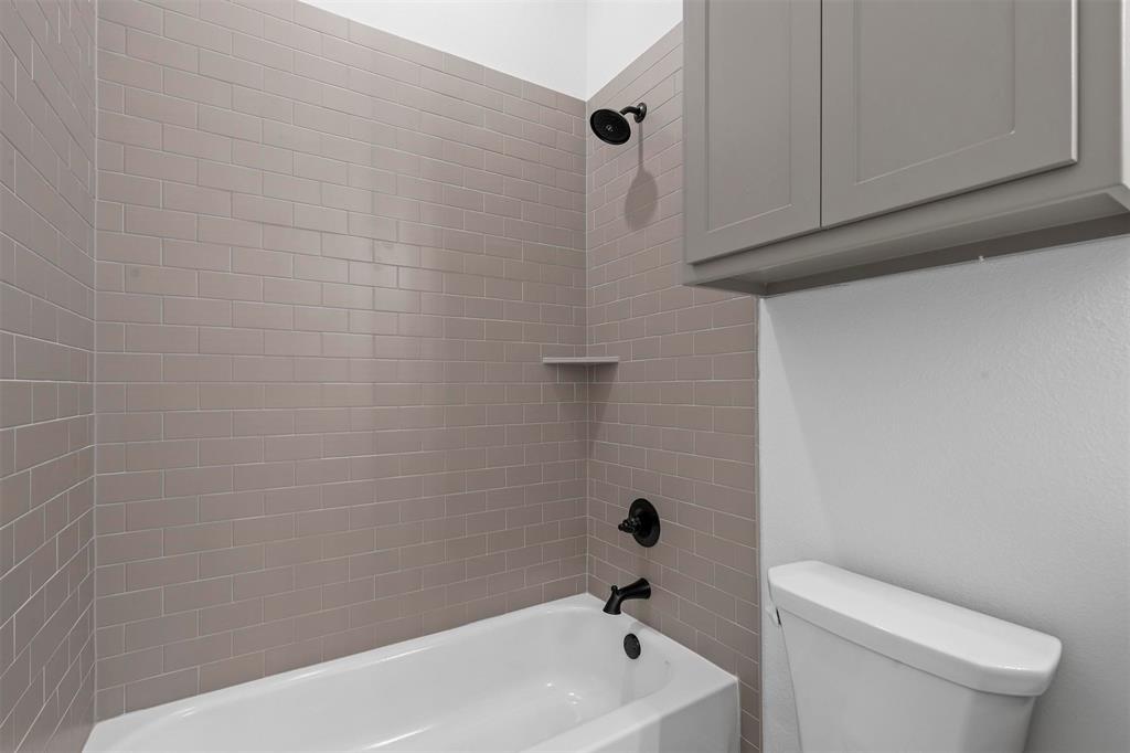 427 Red Bird Property Photo 29