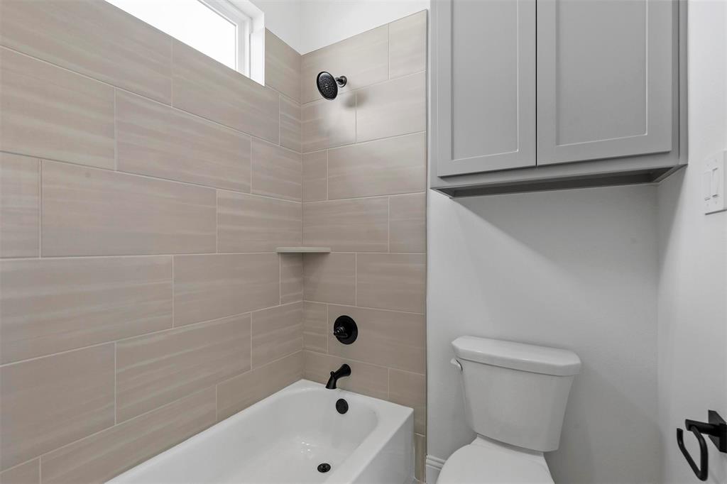 427 Red Bird Property Photo 31
