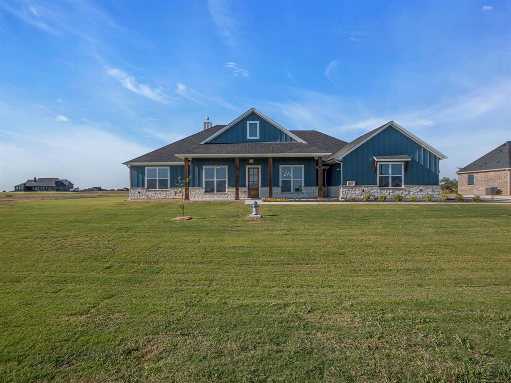 611 N Armstrong Road Property Photo 1
