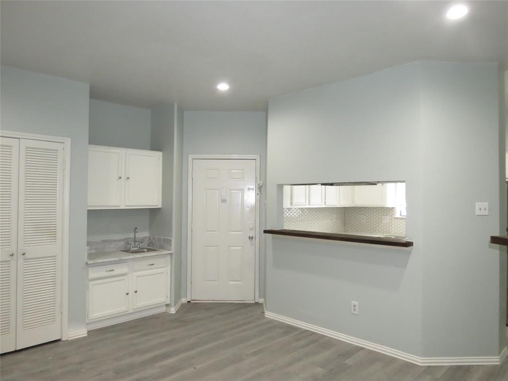 4715 N Galloway Avenue 104 Property Photo 3