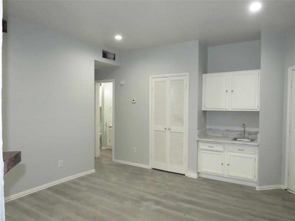4715 N Galloway Avenue 104 Property Photo 4