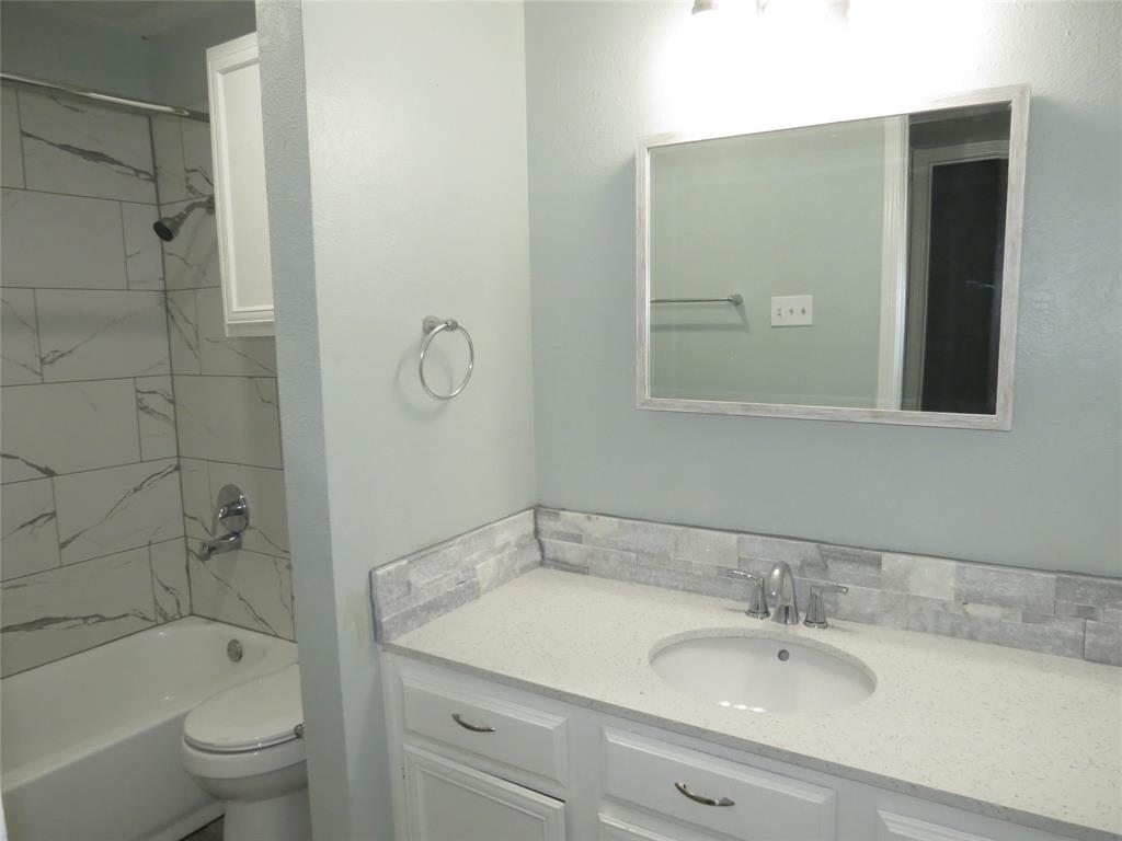 4715 N Galloway Avenue 104 Property Photo 8