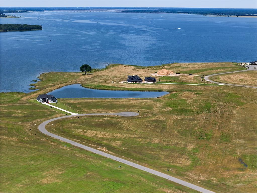 450 Sailview Court Property Photo 2