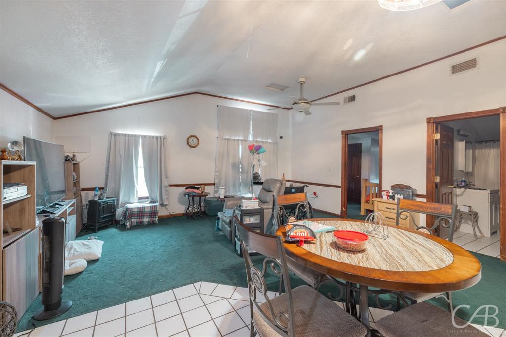 601 W Walnut Street Property Photo 40
