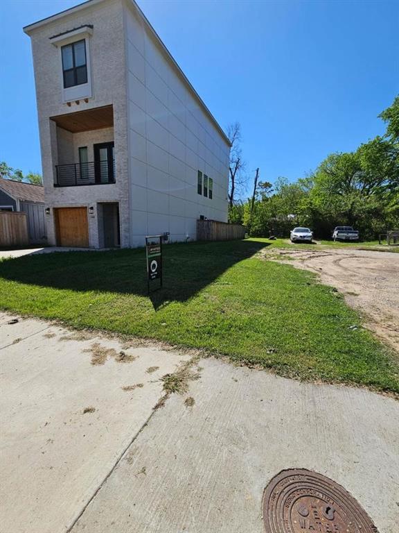 910 Muncie Avenue Property Photo 1