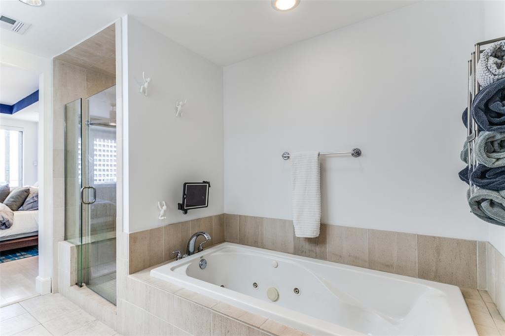 1505 Elm Street 1003 Property Photo 16