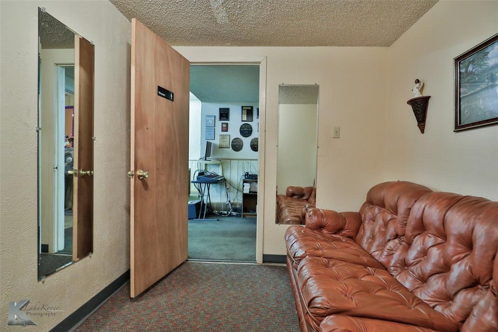 135 Shelton Street Property Photo 15