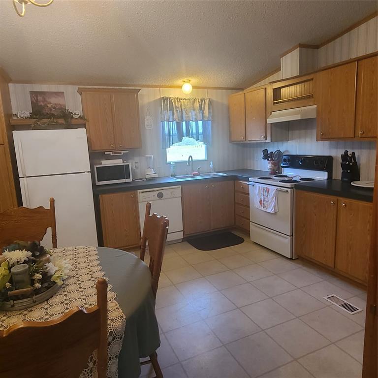 1825 County Road 279 Property Photo 6