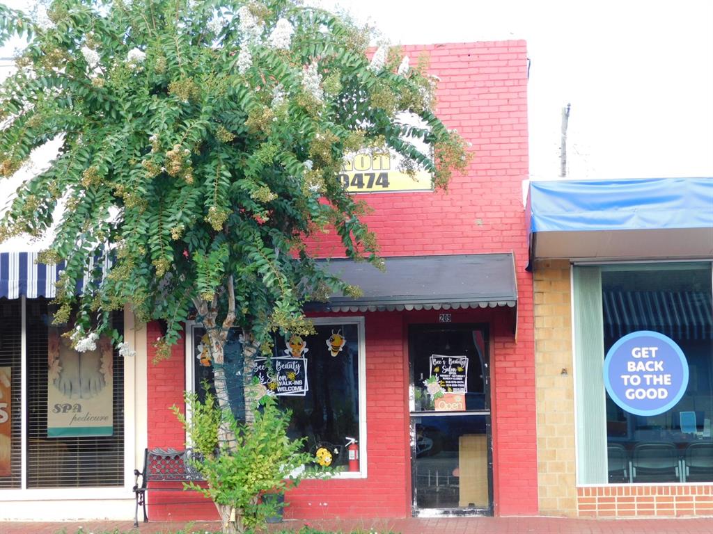 211 N M Street Property Photo 1