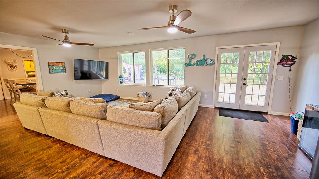 344 Oak Street Property Photo 8