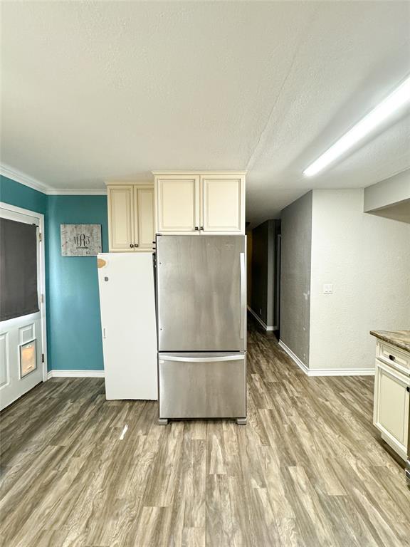 209 S Cedar Street Property Photo 4