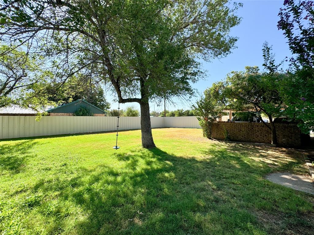 209 S Cedar Street Property Photo 18