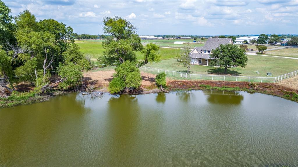 10200 Zipper Road Property Photo 3