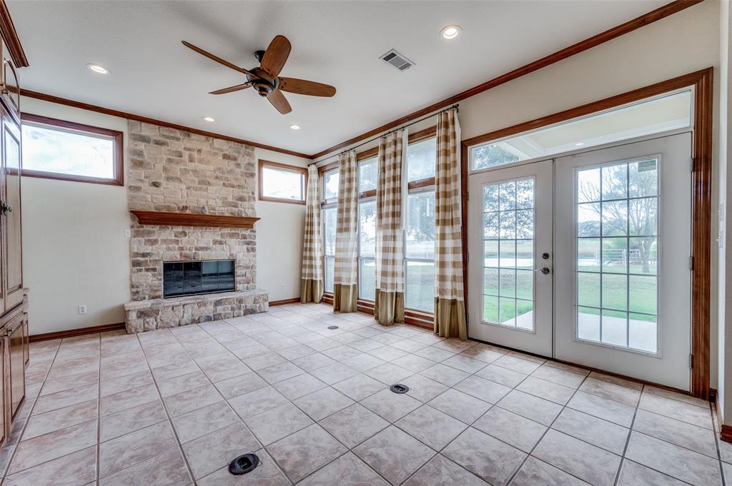 10200 Zipper Road Property Photo 7