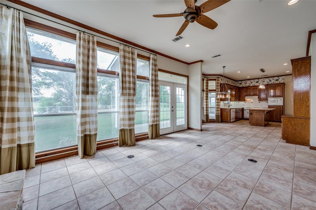 10200 Zipper Road Property Photo 8