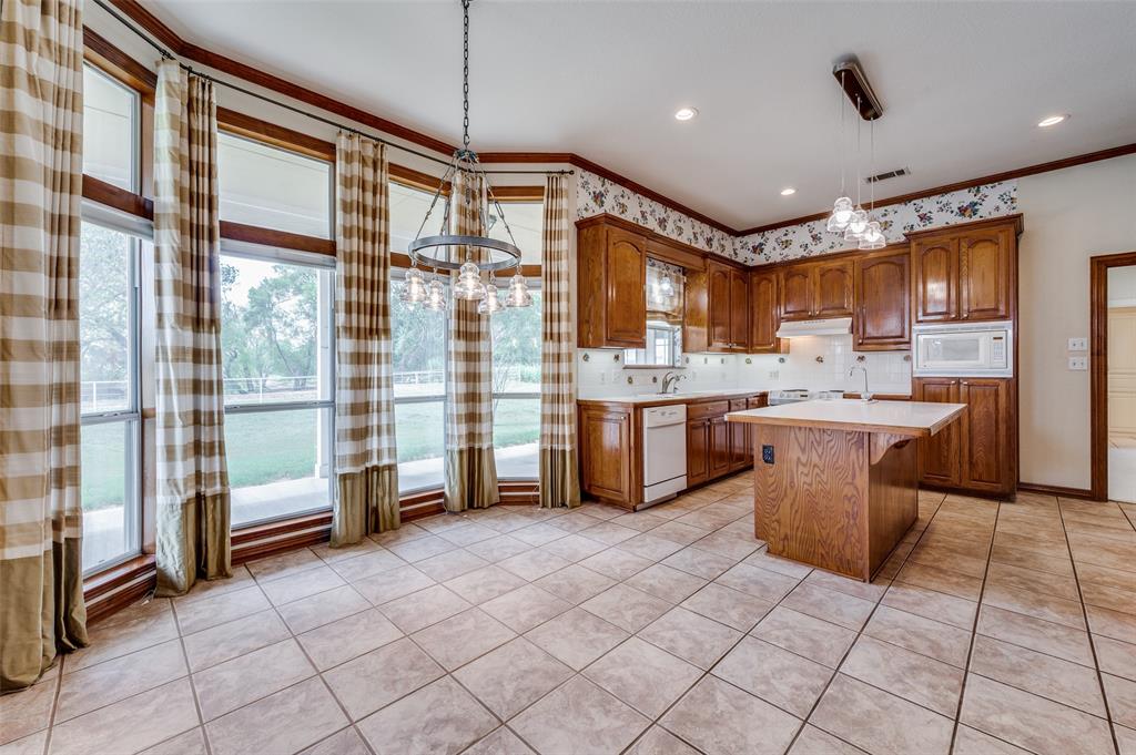 10200 Zipper Road Property Photo 11