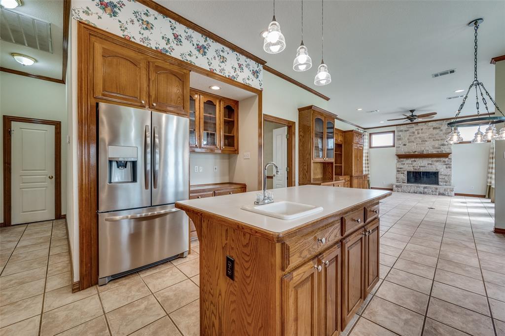 10200 Zipper Road Property Photo 14