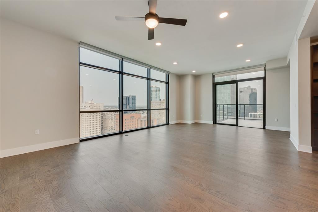 969 Commerce Street 2701 Property Photo 4