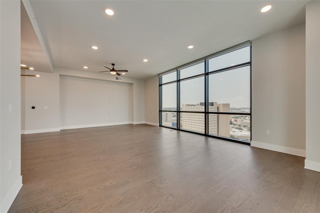 969 Commerce Street 2701 Property Photo 6