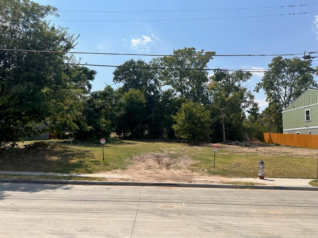 407 N Moore Street Property Photo 2