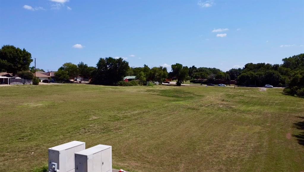 815 E Belt Line Road Property Photo 4