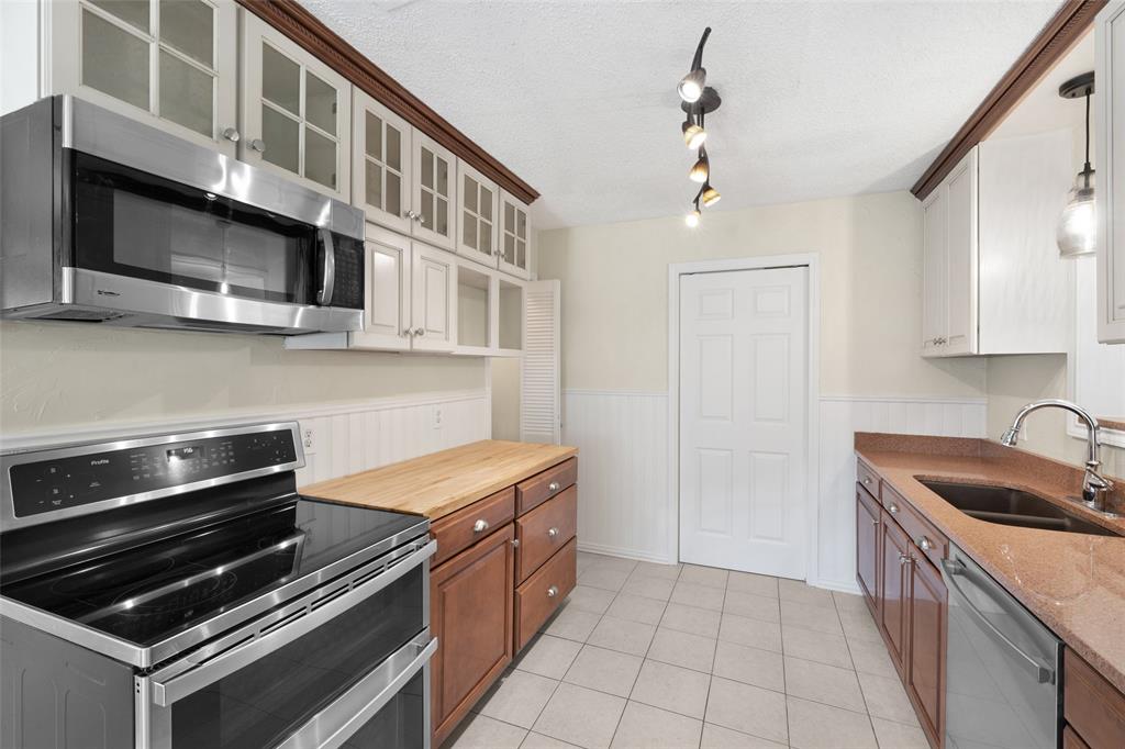 10803 Fm 1565 Property Photo 5