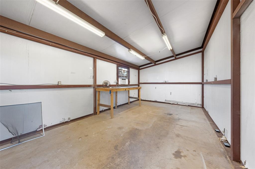 10803 Fm 1565 Property Photo 32