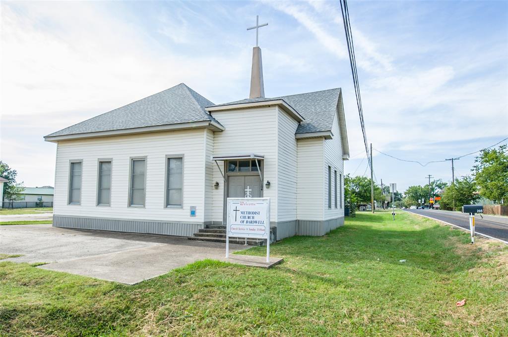 104 Pecan Street Property Photo